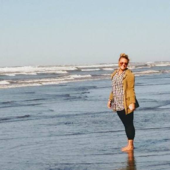 Meet your Posher, Rebecca - Picture 1 of 1